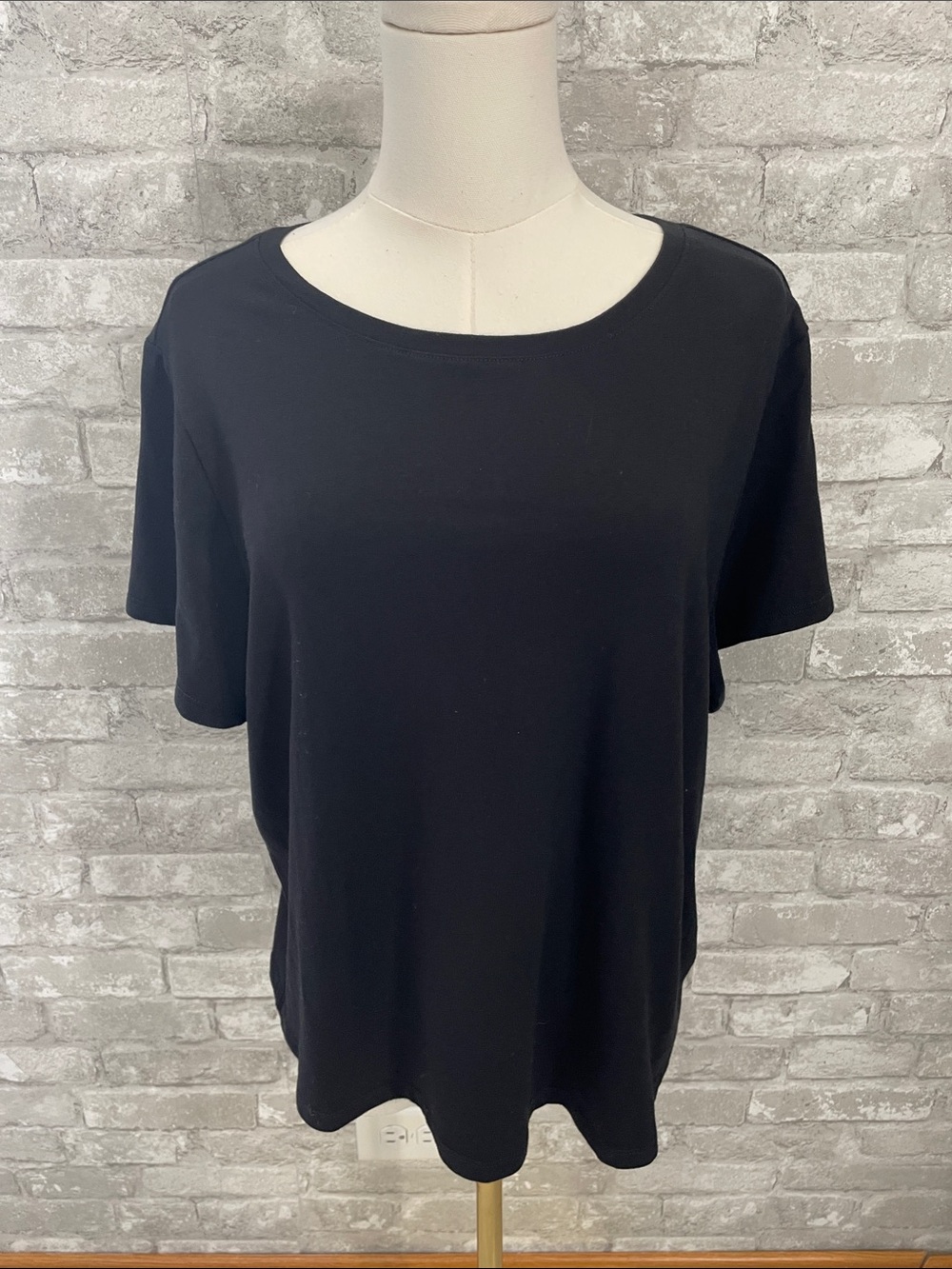 Old Navy Black Short-Sleeve Slim Polish Crewneck Tee